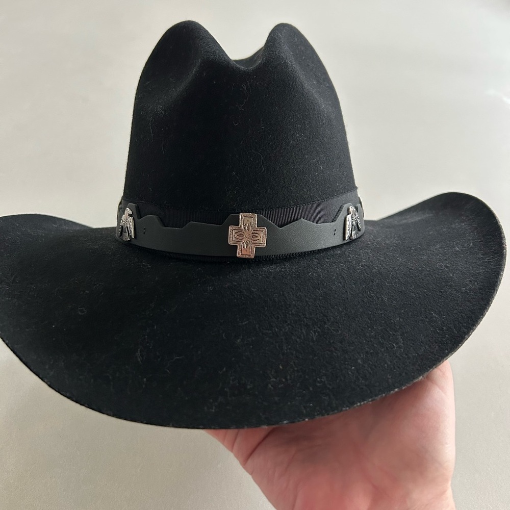 Elegant Black Western Hat with Silver Detailing